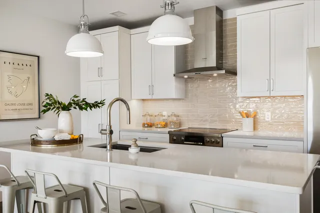 $950,000 | 267 Highway 1, Unit 306, Falmouth, ME 04105