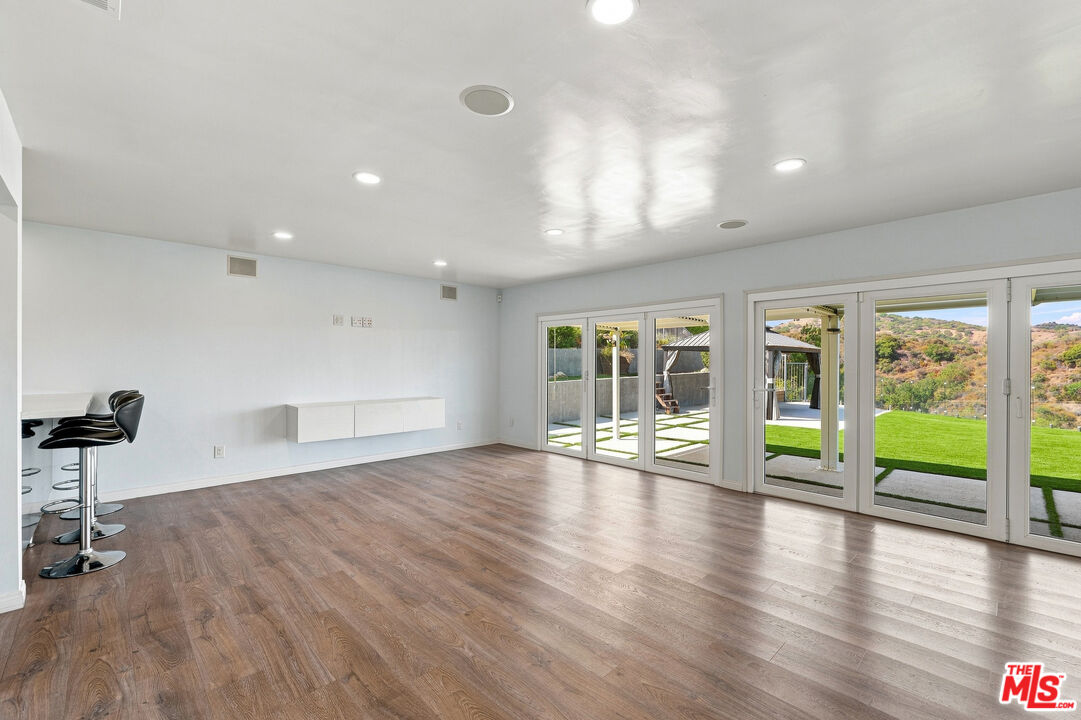 4355 Chaumont Road Los Angeles, CA 91364 - Photo 19 of 51 Gallery Image 19