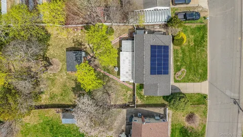 $699,000 | 23 Glenwood Lane, Huntington, NY 11743
