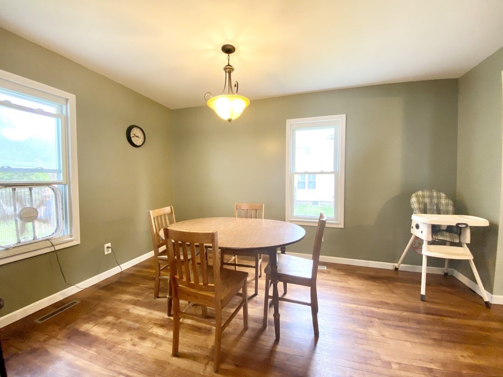 220 Rockingham Avenue Alma, MI 48801 - Photo 7 of 26 1877588-6.JPG