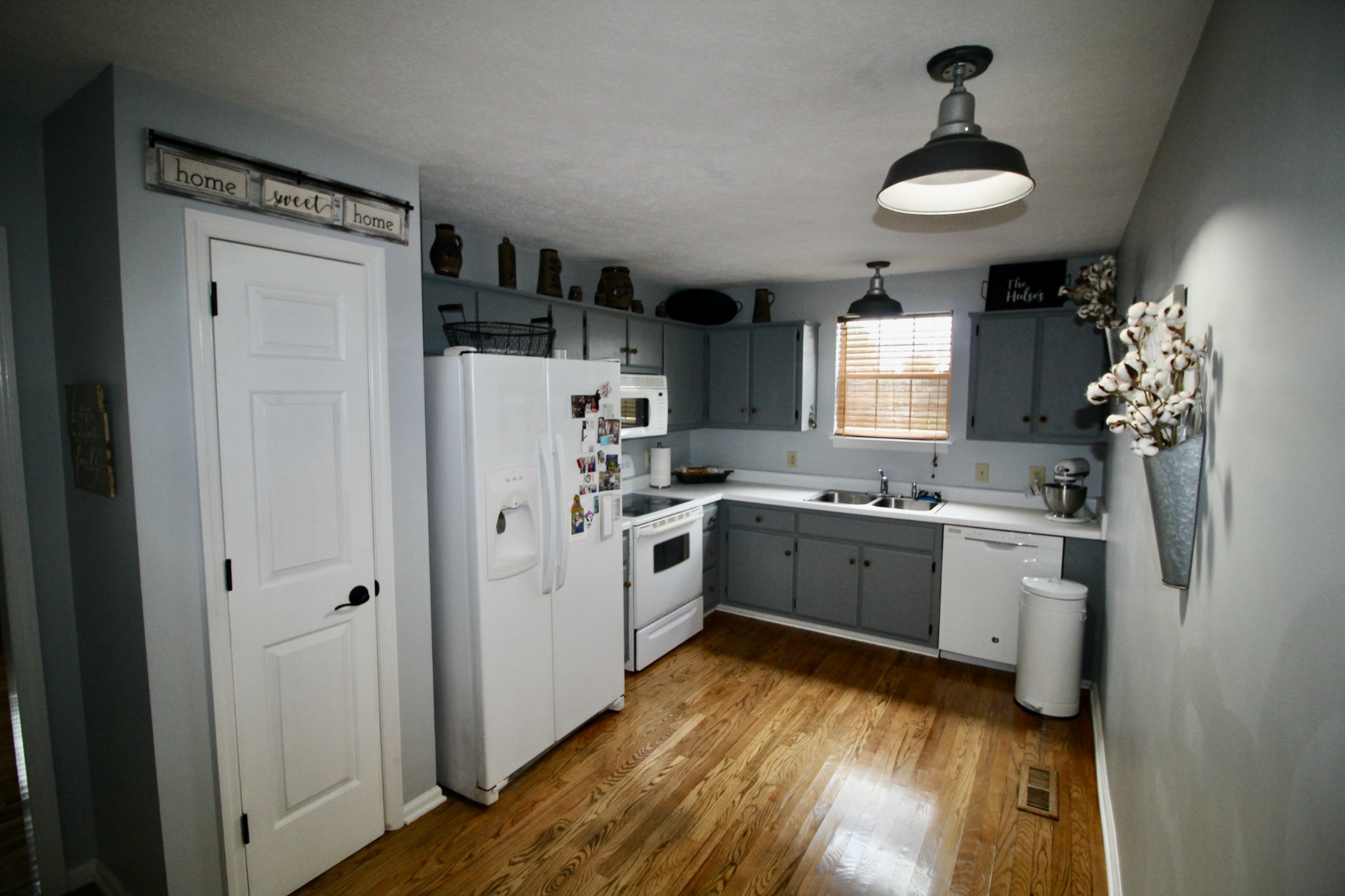 1096 Cedar Grove Road Lebanon, TN 37087 - Photo 8 of 21 a kitchen with a refrigerator a sink and dishwasher
