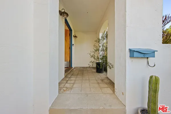 $6,250 | 2009 North New Hampshire Avenue, Los Angeles, CA 90027