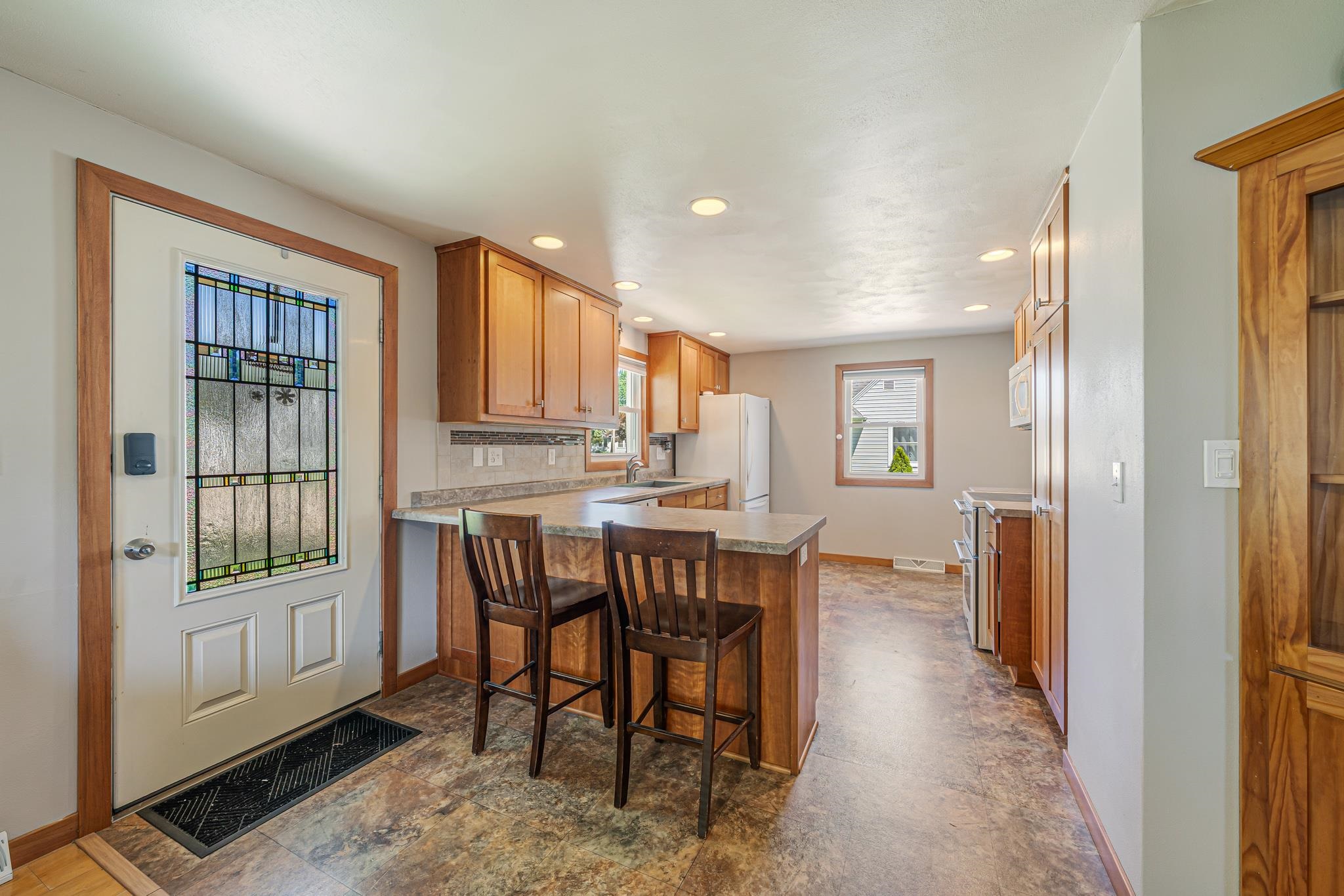 1932 Maplecrest Drive Appleton, WI 54915 - Photo 9 of 43