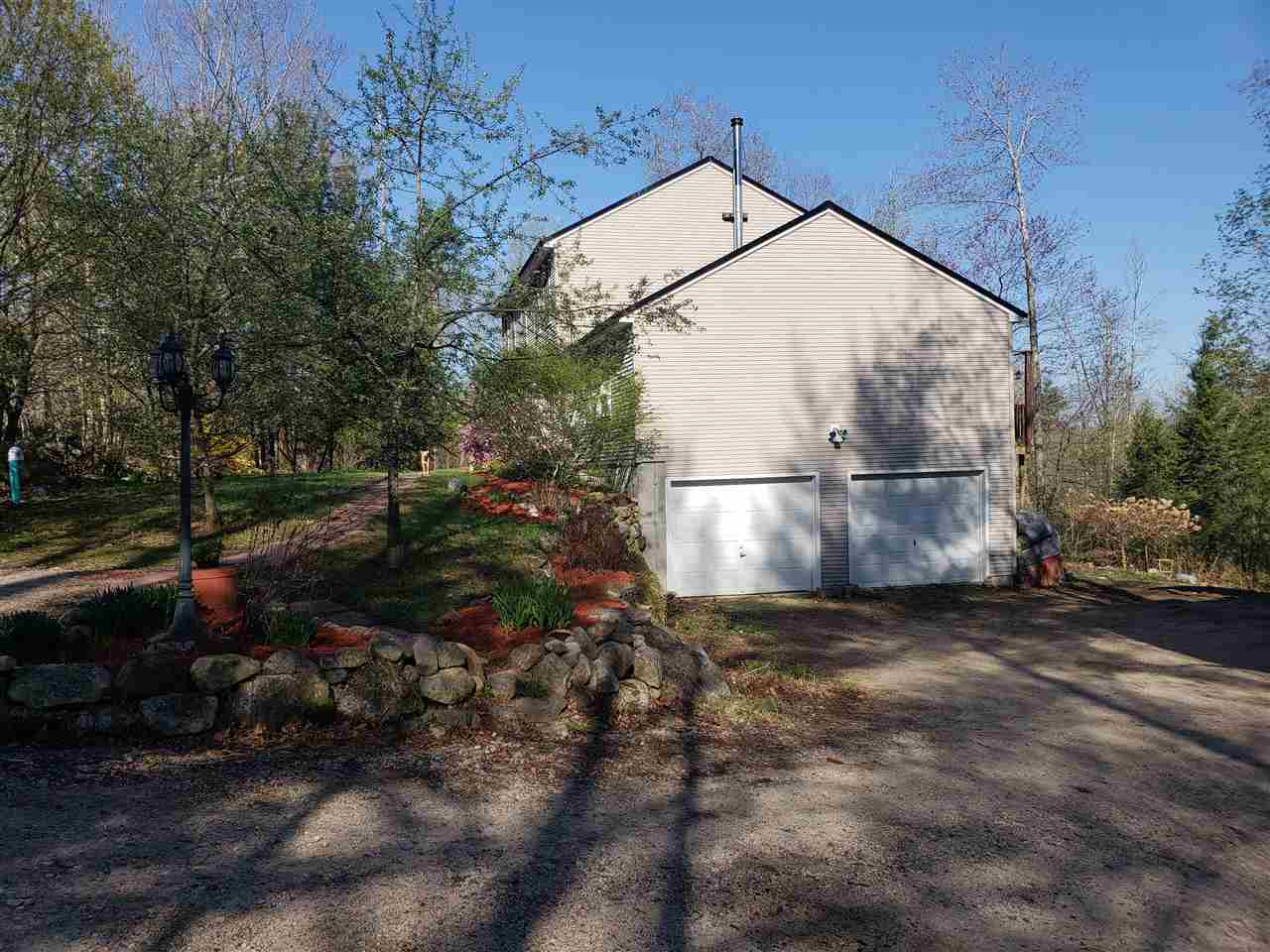 621 Stockbridge Corner Road Alton, NH 03809 - Photo 3 of 29