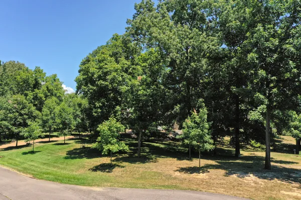 $794,000 | 93 Tamatha Drive, Paris, TN 38242