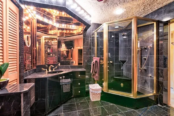 $1,949,900 | 1001 Marina Drive, Unit 708, Quincy, MA 02171