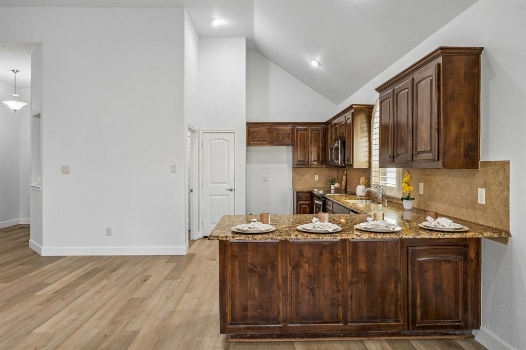 10445 Merced Lake Road Fort Worth, TX 76177 - Photo 5 of 27