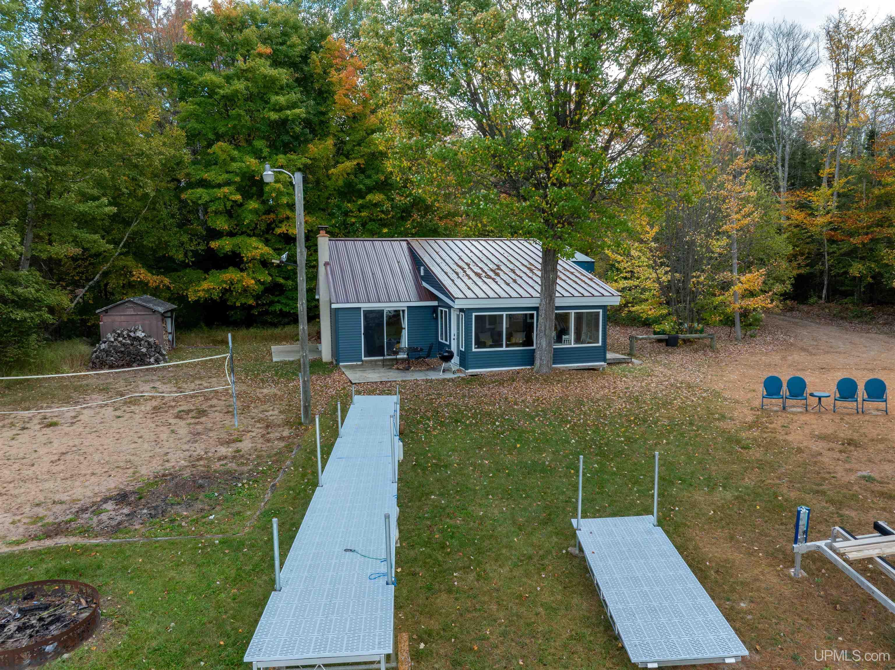 3865 Peninsula Point Road Munising, MI 49862 - Photo 12 of 88