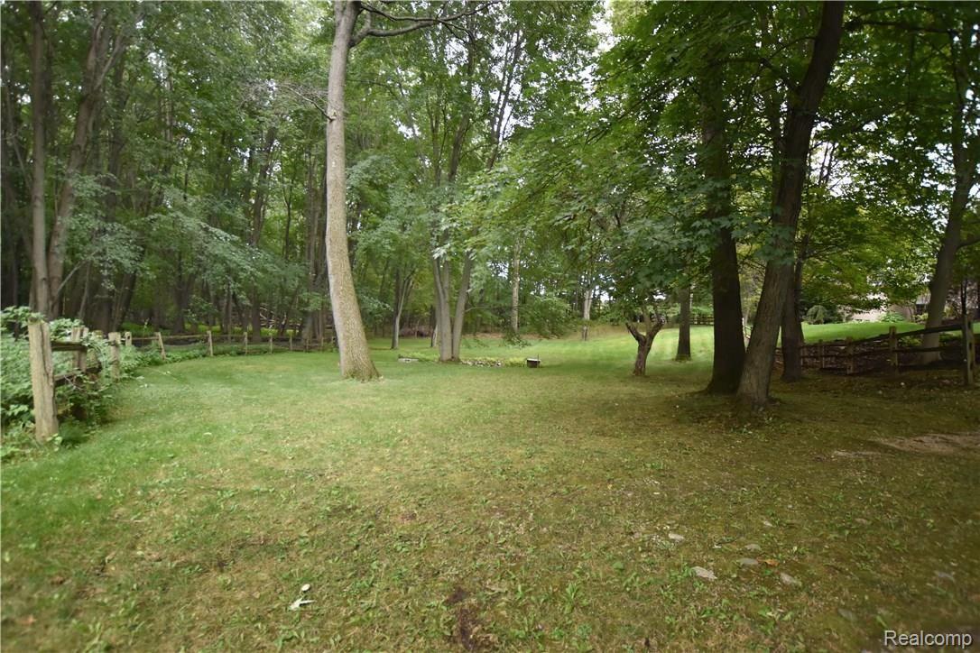 1700 Schilling Lane Rochester, MI 48306 - Photo 43 of 45 Shilling1700_38.JPG