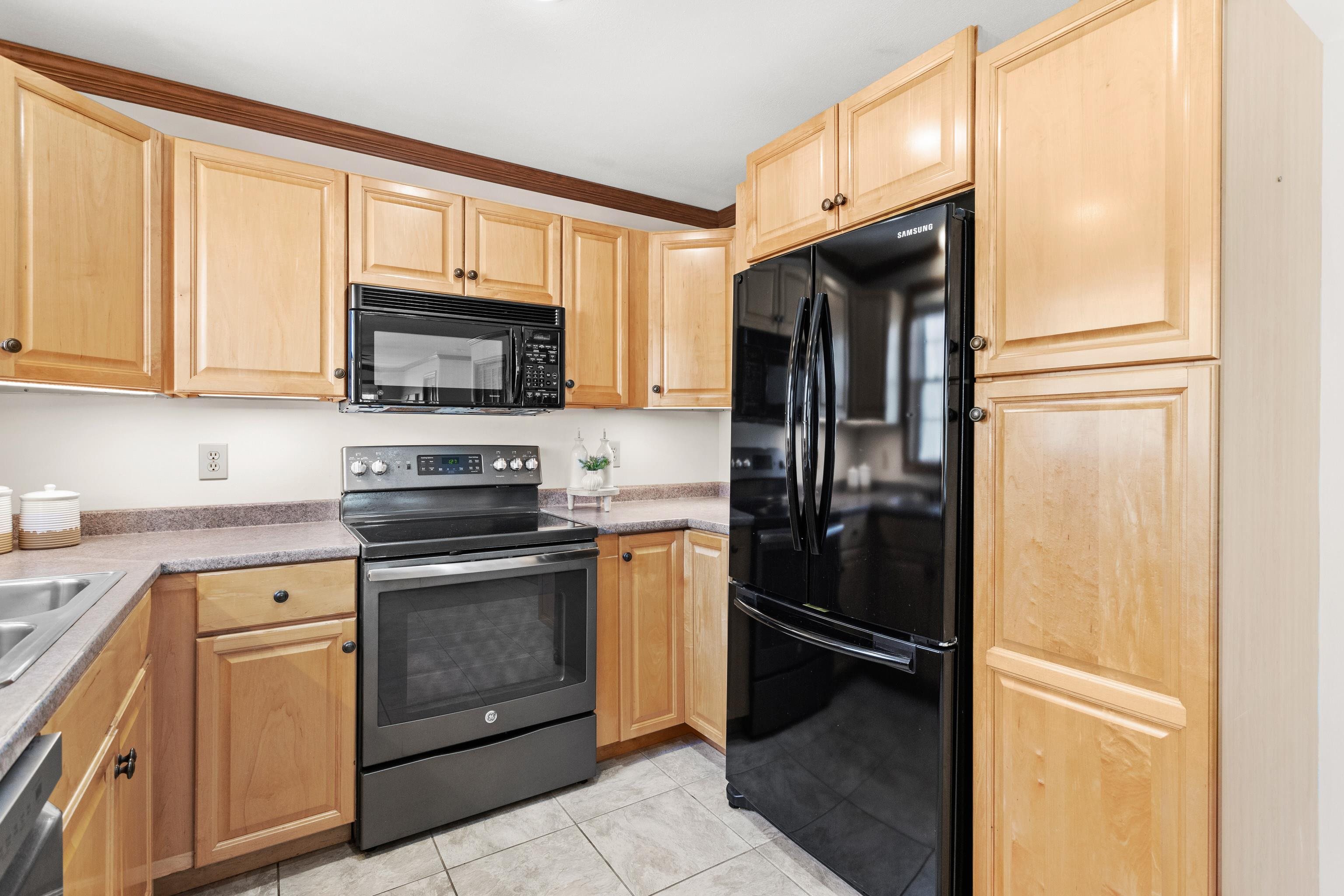 85 Winnacunnet Road, Unit 2 Hampton, NH 03842 - Photo 7 of 33