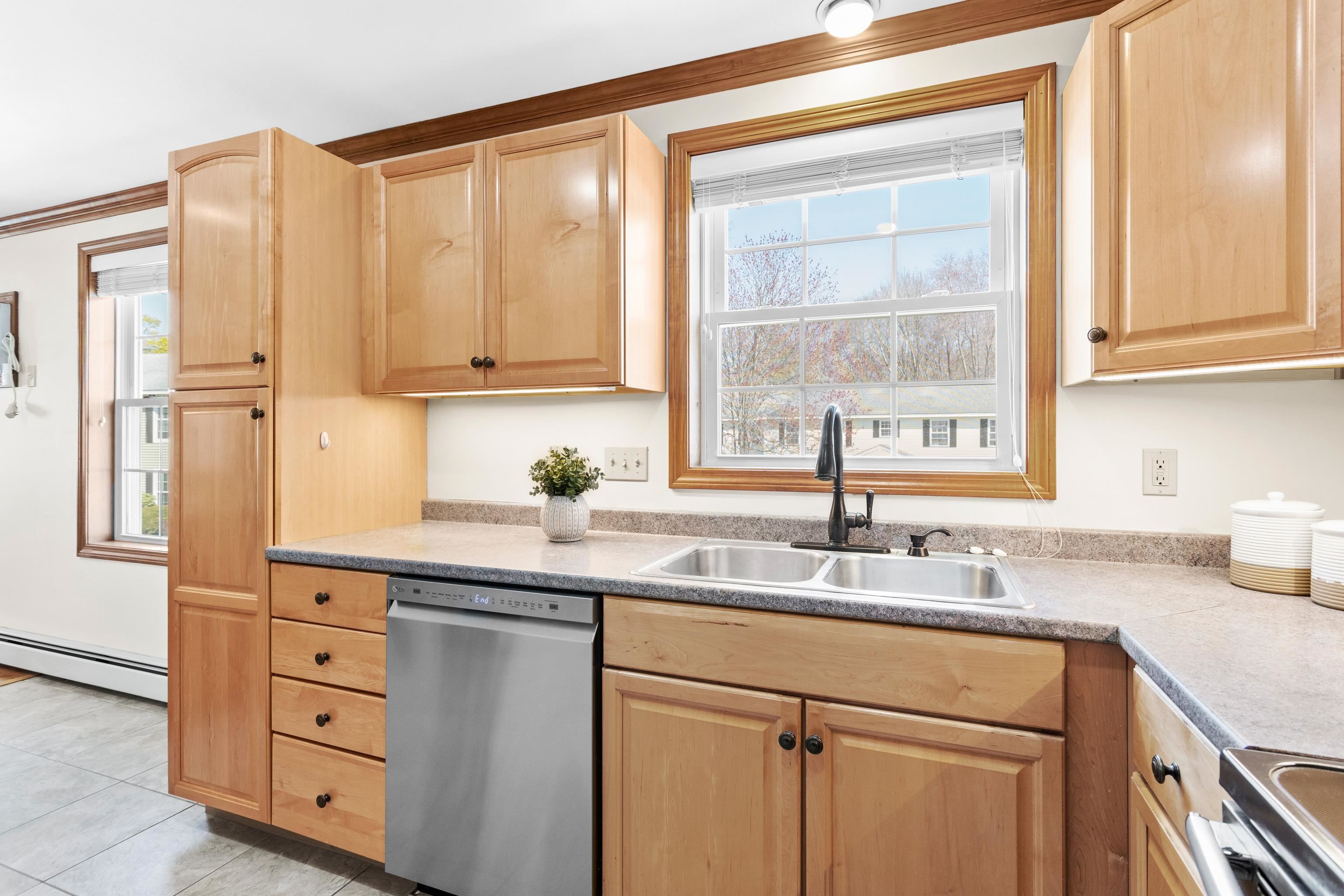 85 Winnacunnet Road, Unit 2 Hampton, NH 03842 - Photo 9 of 33