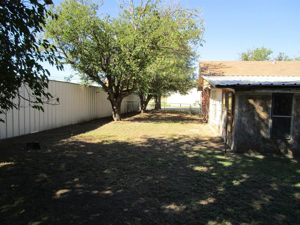 208 N Avenue East Haskell, TX 79521 - Photo 9 of 34 Gallery Image 9