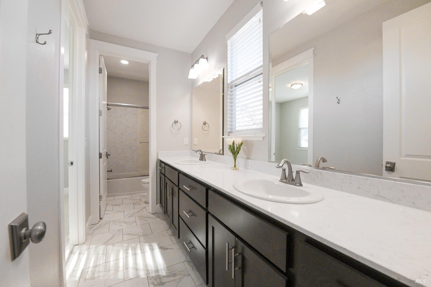 4048 Browns Valley Road Napa, CA 94558 - Photo 24 of 33 Upstairs Jack & Jill