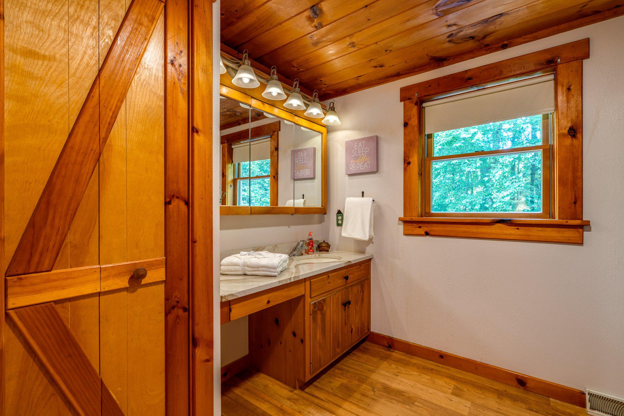 635 Laurel Ridge Road Reinholds, PA 17569 - Photo 31 of 63 Primary suite bath