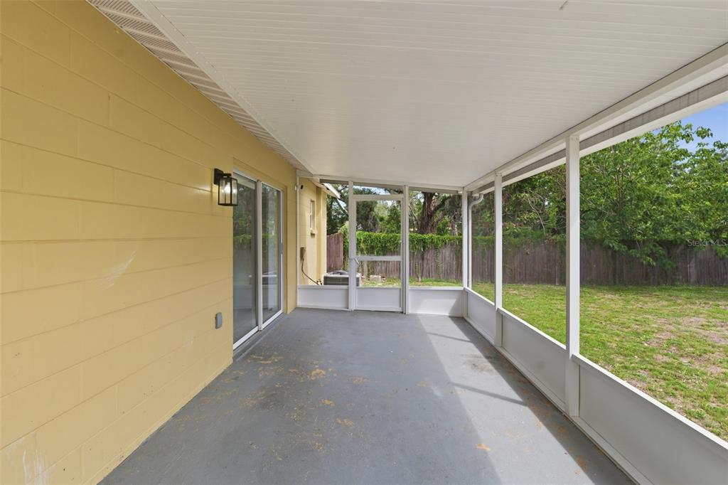 9707 Mary Avenue Tampa, FL 33612 - Photo 24 of 31