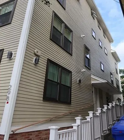 $2,300 | 298 Wickenden Street, Unit 4, Providence, RI 02903