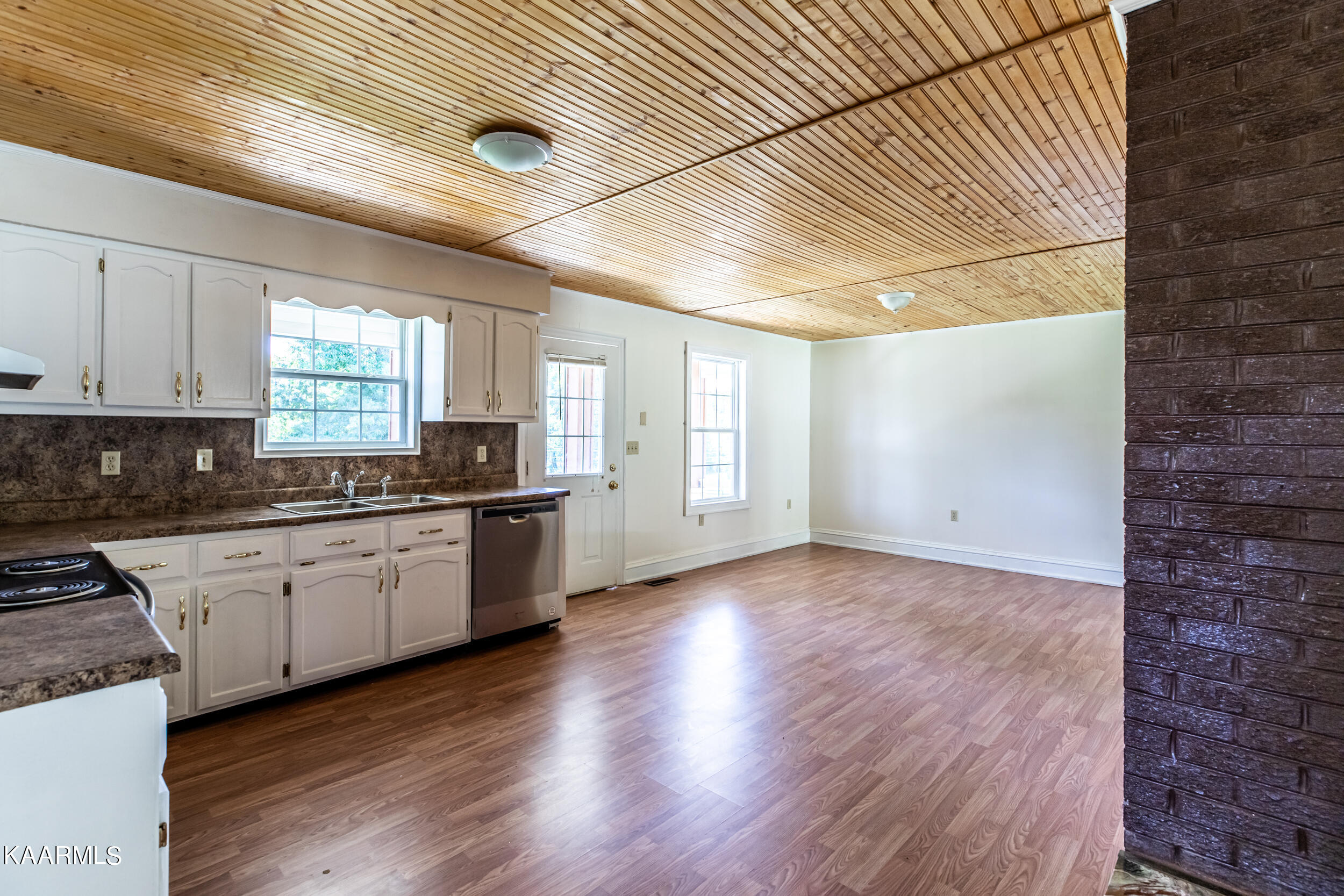 876 Cooper Lake Road Oneida, TN 37841 - Photo 4 of 29 Kitchen/dining area