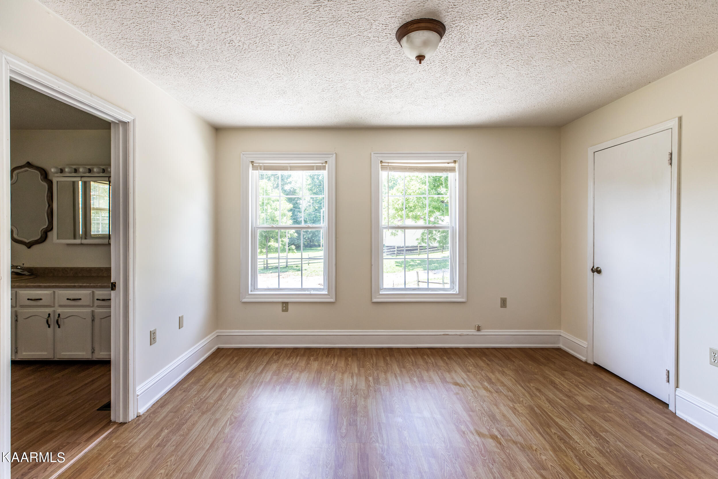 876 Cooper Lake Road Oneida, TN 37841 - Photo 7 of 29 Master w/en suite