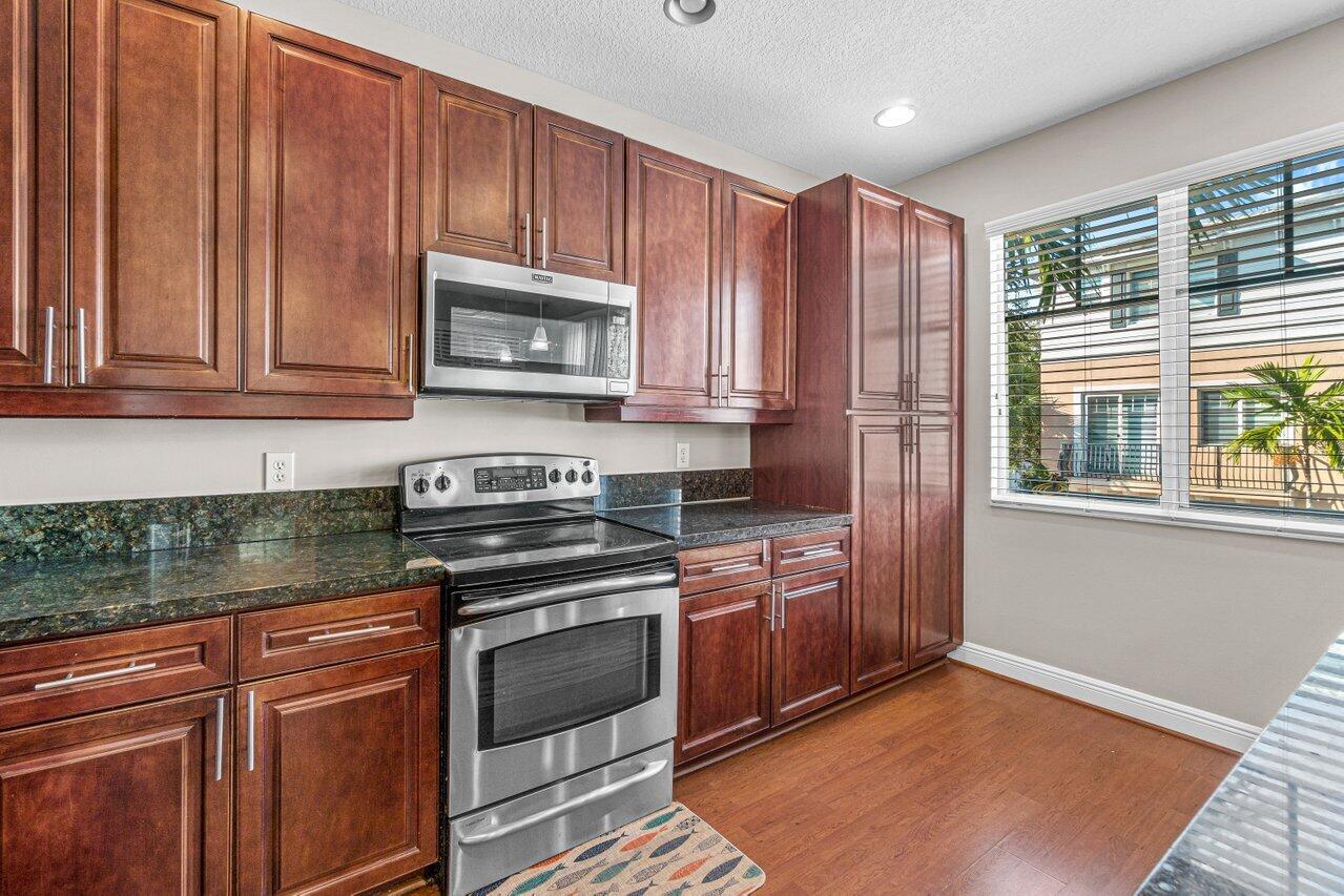 606 Northwest 38th Circle Boca Raton, FL 33431 - Photo 10 of 24 011-606Northwest38thCircle-BocaRaton-FL-