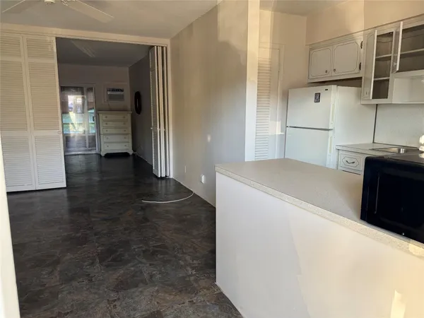 $1,350 | 2115 Northeast 42nd Court, Unit 105N, Lighthouse Point, FL 33064
