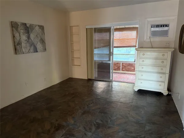 $1,350 | 2115 Northeast 42nd Court, Unit 105N, Lighthouse Point, FL 33064