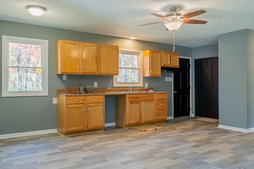 178 Rapor Ridge Road Austinville, VA 24312 - Photo 10 of 49 Gallery Image 10