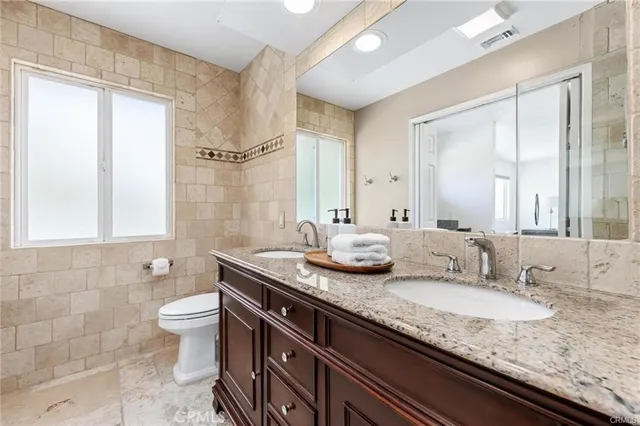 $7,900 | 5869 Eilat Place, Woodland Hills, CA 91367