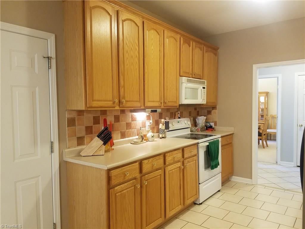 2710 Red Run Court High Point, NC 27265 - Photo 2 of 9 Gallery Image 2