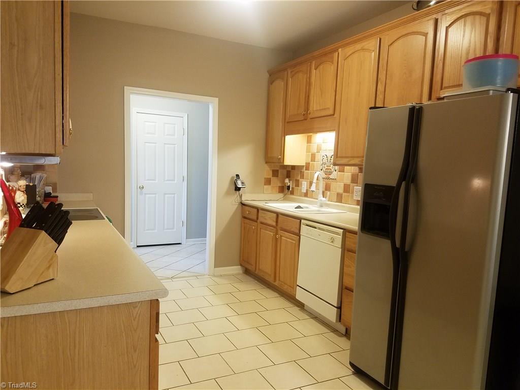 2710 Red Run Court High Point, NC 27265 - Photo 3 of 9 Gallery Image 3