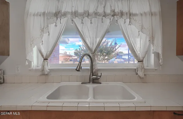 a close view of sink