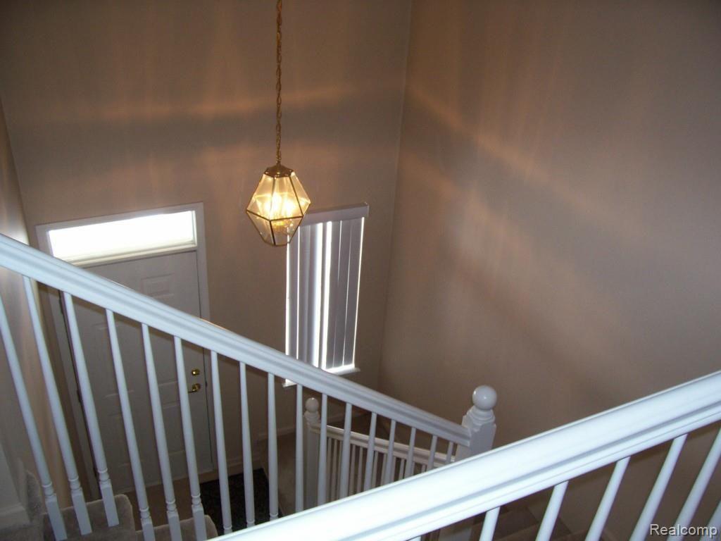 5306 Brookemonte Circle, Unit 353 Rochester, MI 48306 - Photo 3 of 21 03_Foyer_1.jpg