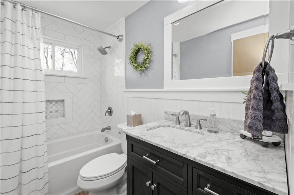 218 West Bruceton Road Pittsburgh, PA 15236 - Photo 6 of 22 Gallery Image 6