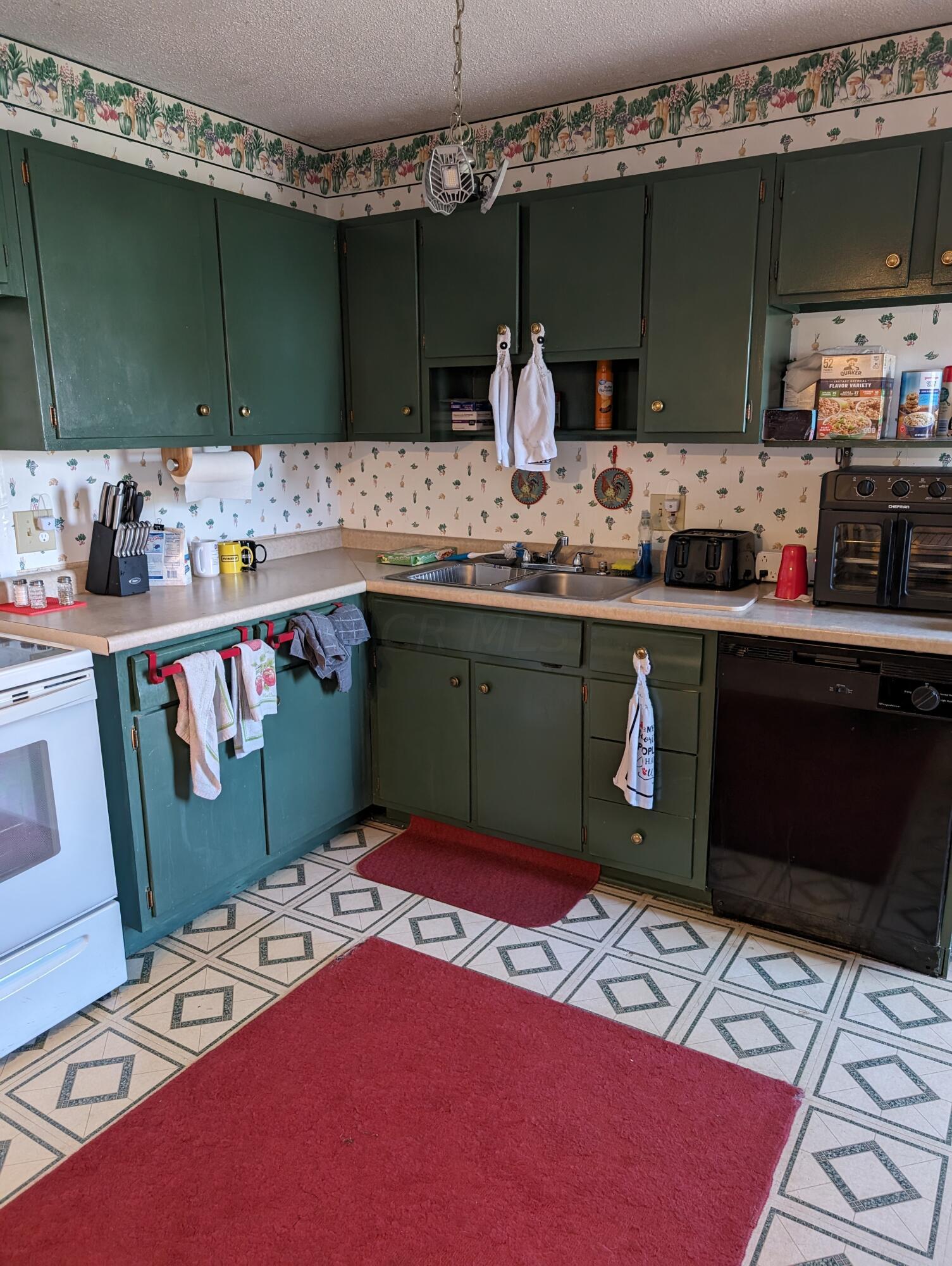 400 Redmond Road Columbus, OH 43228 - Photo 2 of 12 PXL_20240304_194827269