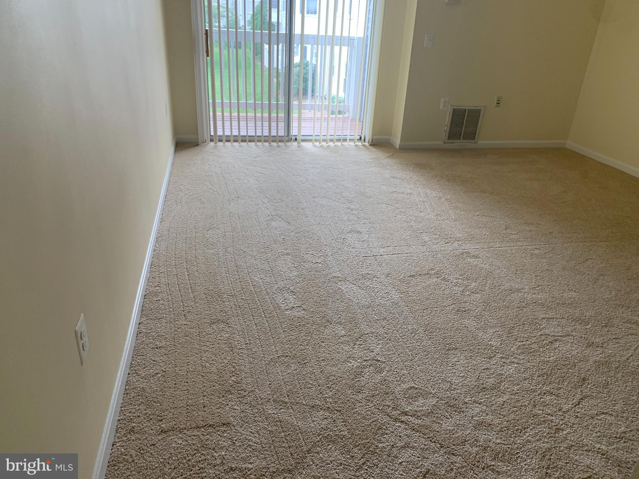 623 Constellation Square Southeast, Unit H Leesburg, VA 20175 - Photo 18 of 20 Living Room