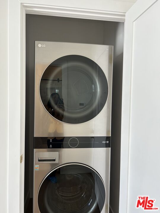 17209 Keswick Street Lake Balboa, CA 91406 - Photo 13 of 19 a utility room with dryer and washer