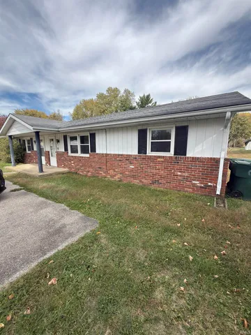 $141,667 | 102 North Birchwood Drive, Muncie, IN 47304