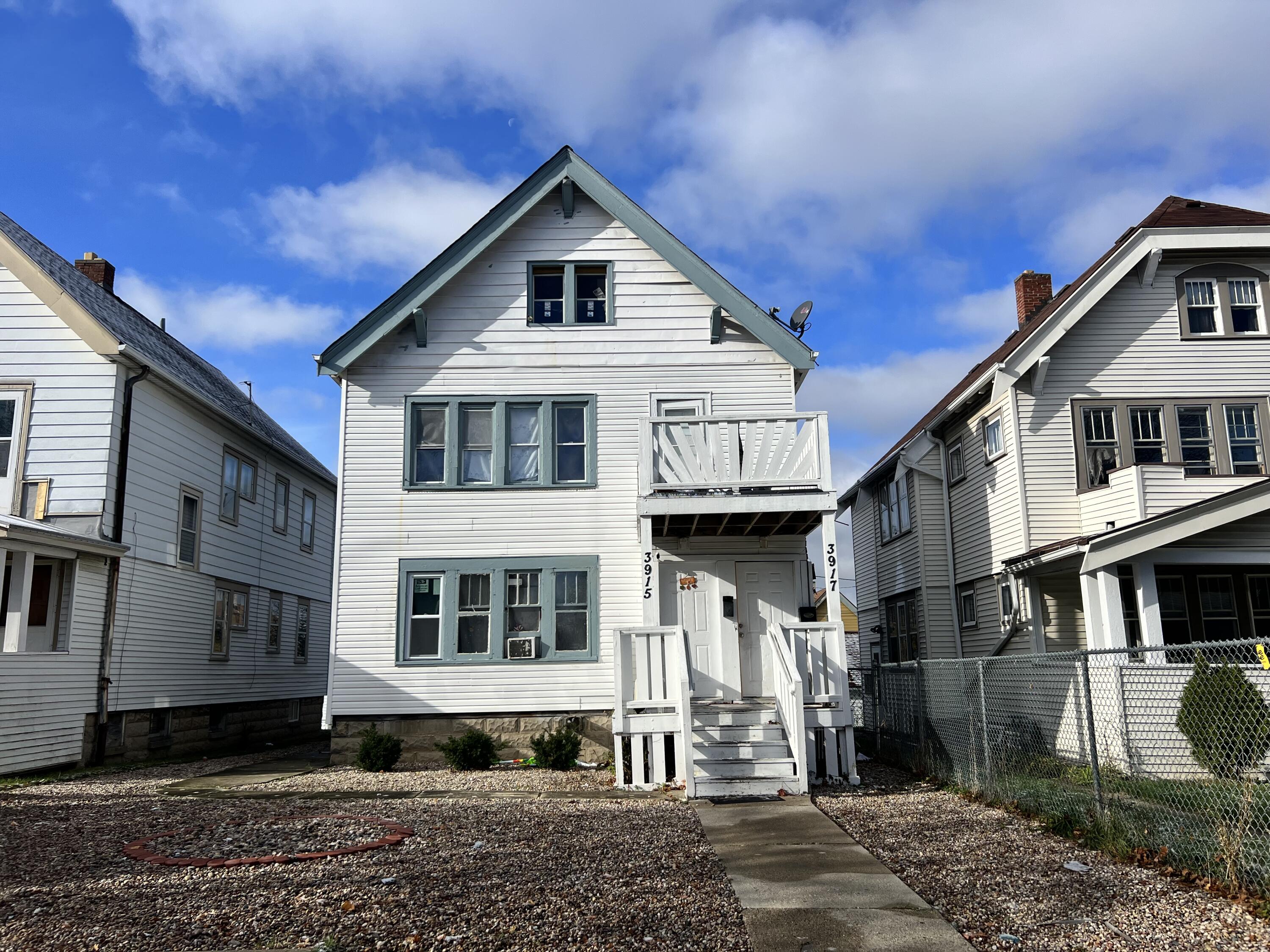 3915 North 13th Street, Unit 3917, Milwaukee, WI 53206 Compass