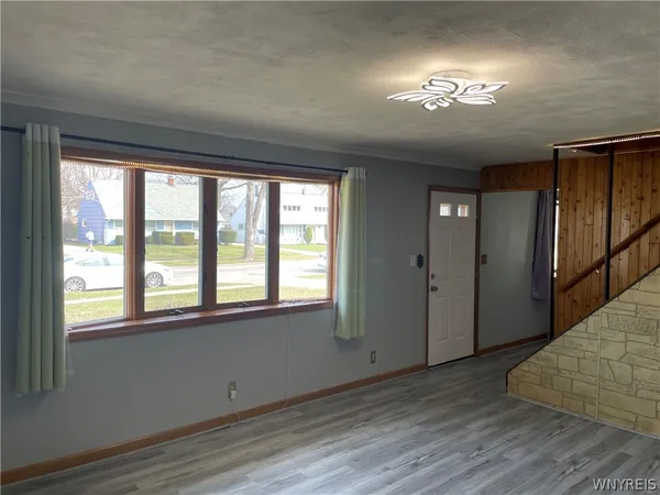 $289,900 | 121 East Somerset Avenue, Tonawanda, NY 14150