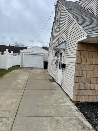 $289,900 | 121 East Somerset Avenue, Tonawanda, NY 14150