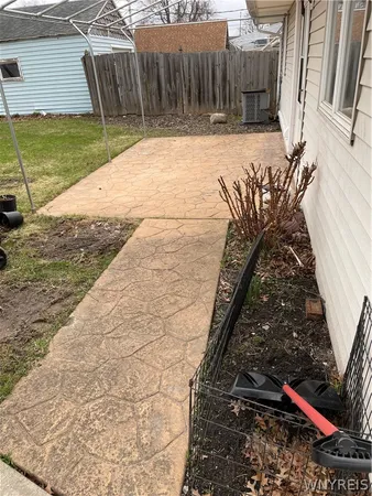 $289,900 | 121 East Somerset Avenue, Tonawanda, NY 14150