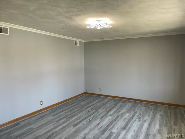 $289,900 | 121 East Somerset Avenue, Tonawanda, NY 14150