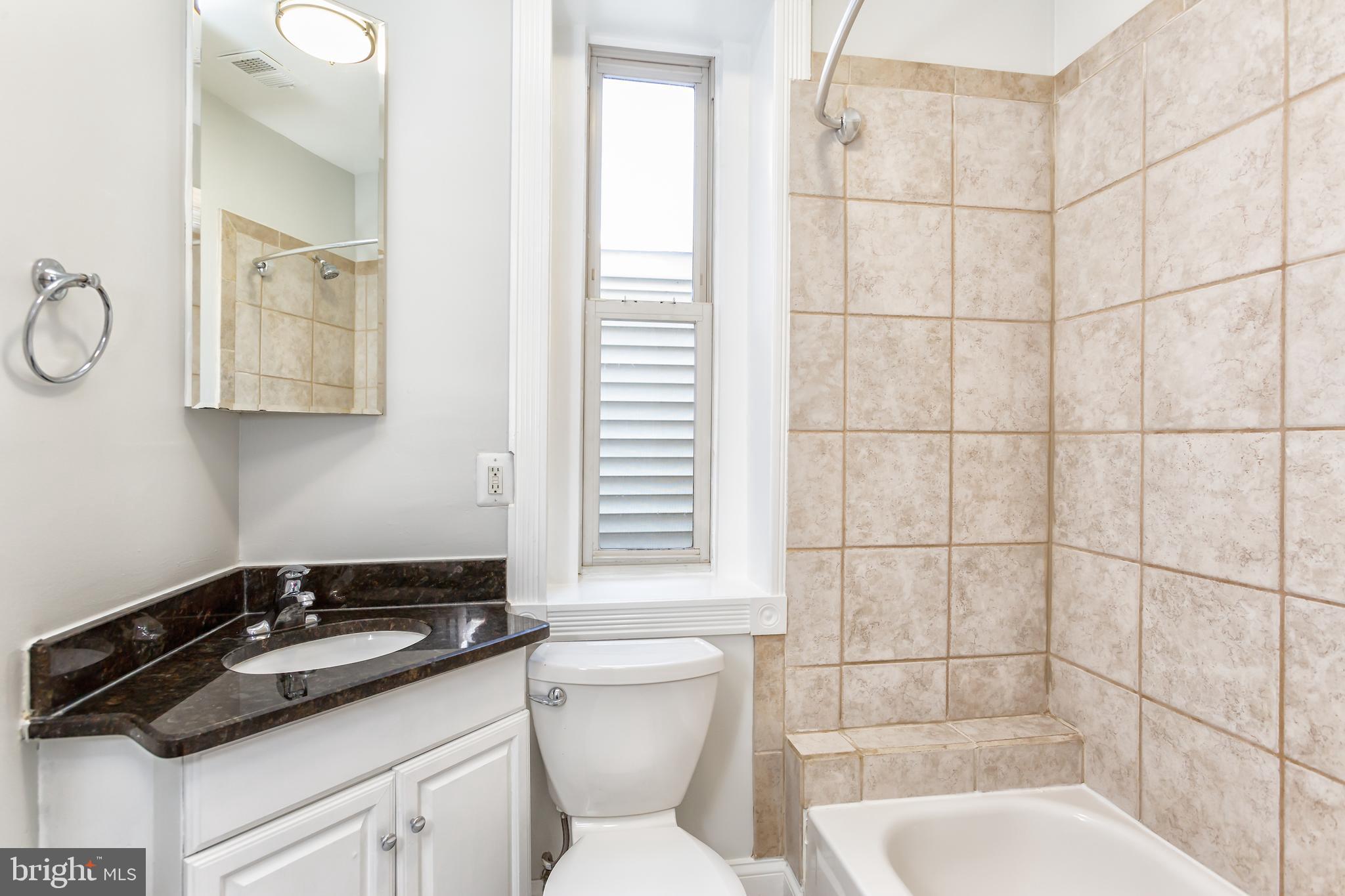 424 Ridge Street Northwest, Unit 5 Washington, DC 20001 - Photo 15 of 18 Bathroom