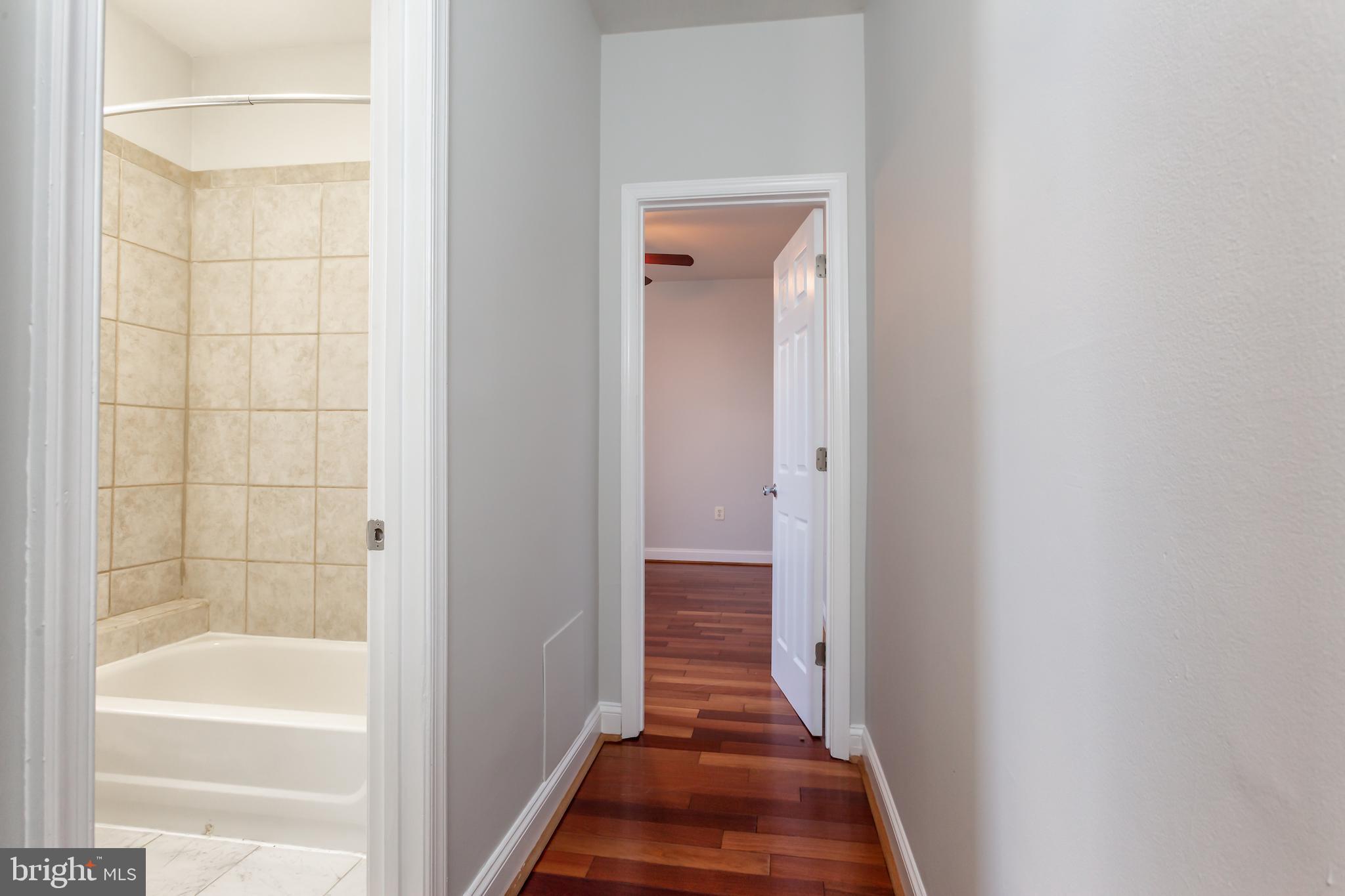 424 Ridge Street Northwest, Unit 5 Washington, DC 20001 - Photo 16 of 18 Entry Hallway