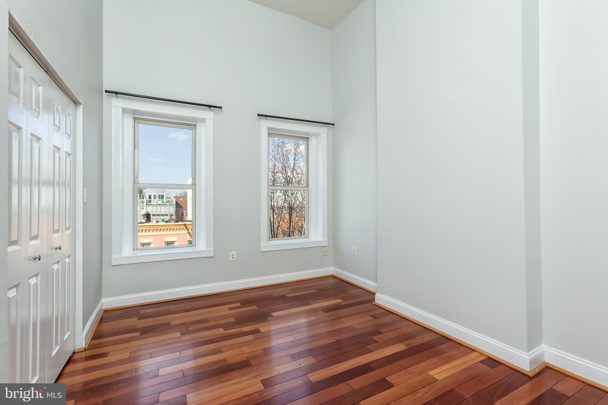 424 Ridge Street Northwest, Unit 5 Washington, DC 20001 - Photo 3 of 18 Living Room