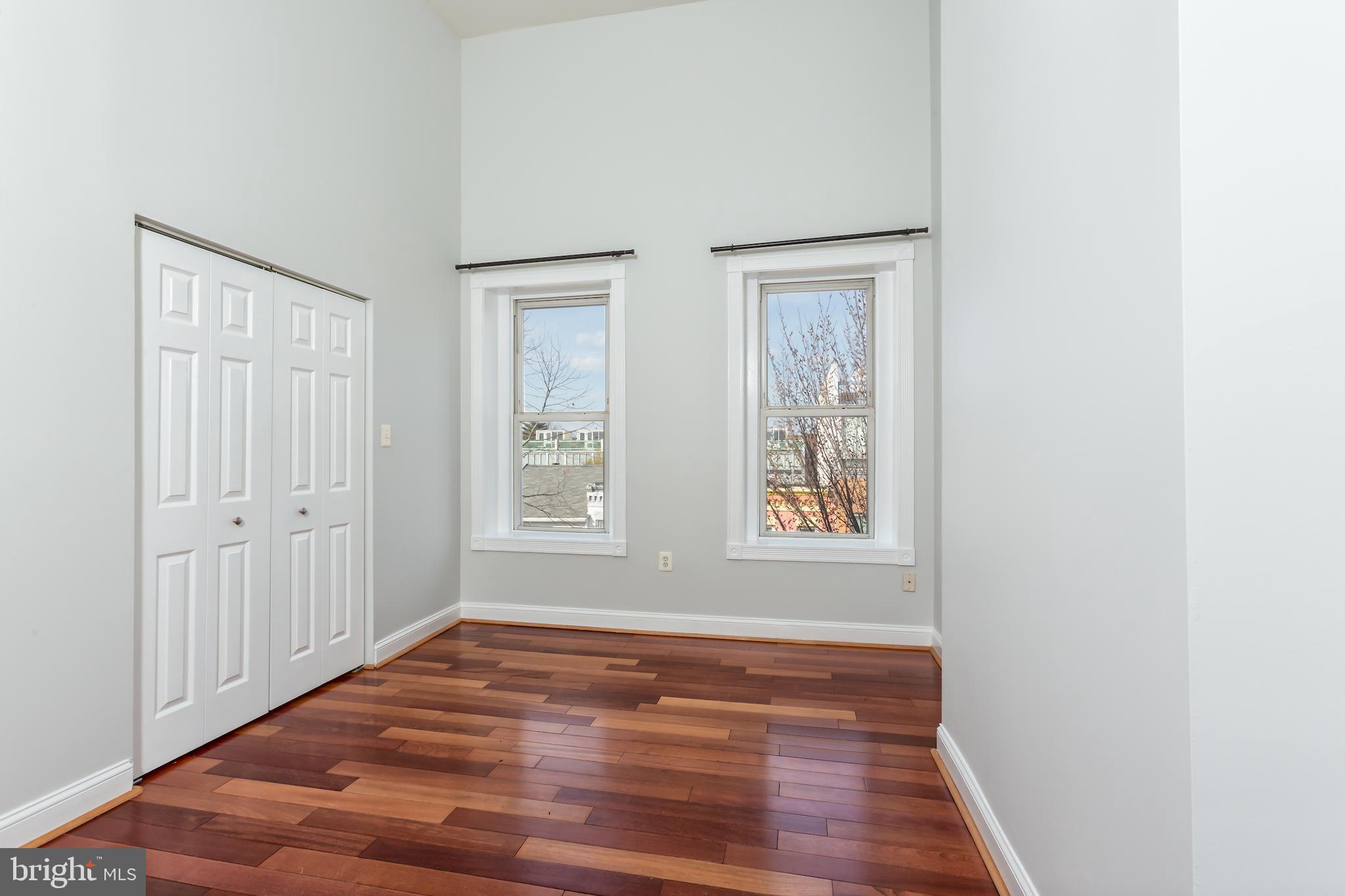 424 Ridge Street Northwest, Unit 5 Washington, DC 20001 - Photo 4 of 18 Living Room