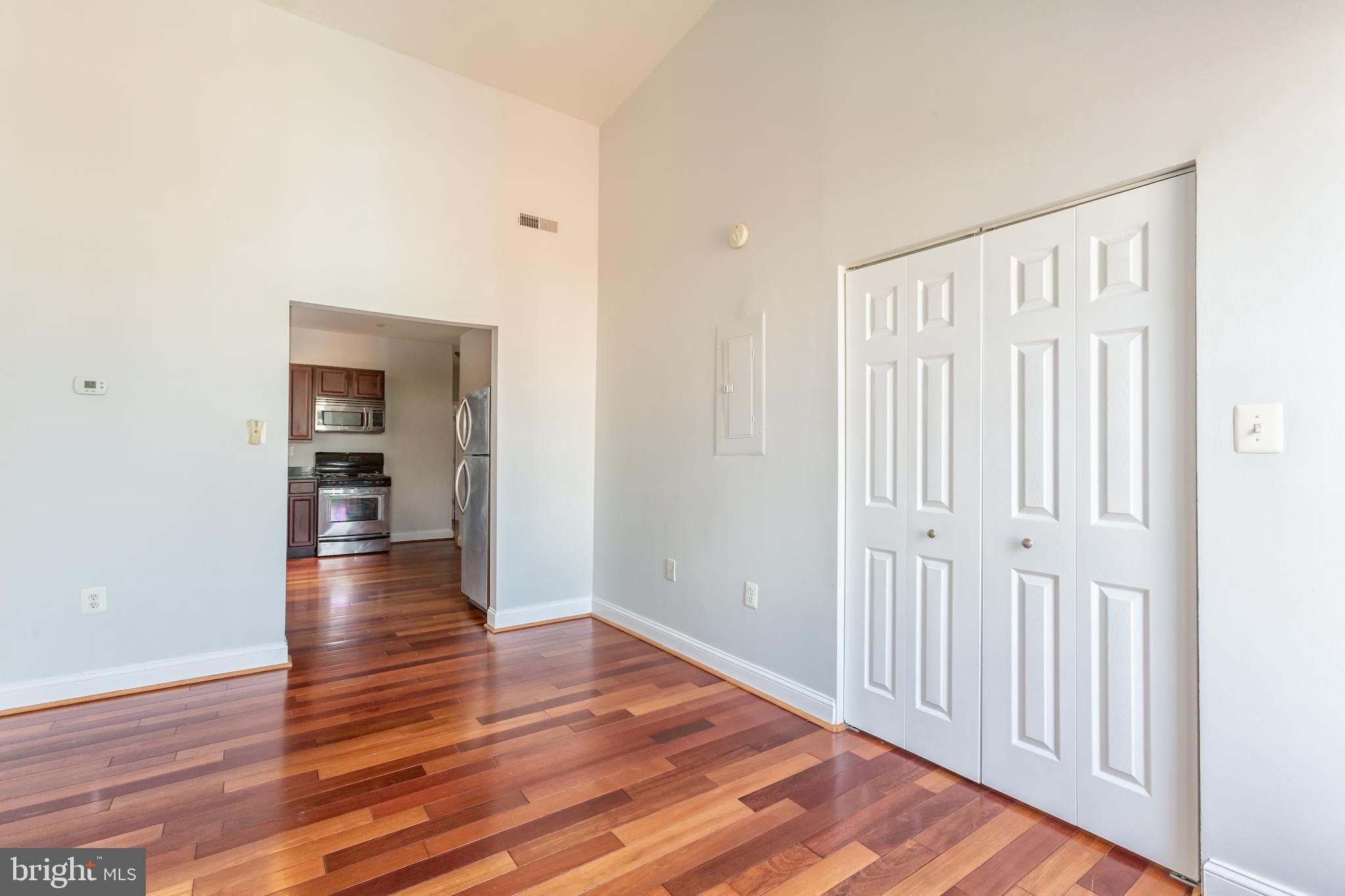 424 Ridge Street Northwest, Unit 5 Washington, DC 20001 - Photo 6 of 18 Living Room