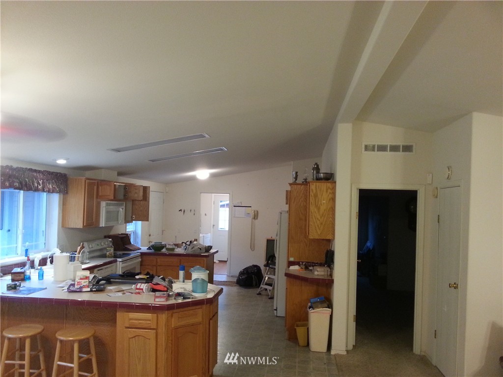 17316 Jordan Street Southwest Rochester, WA 98579 - Photo 14 of 23