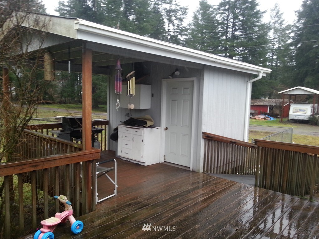 17316 Jordan Street Southwest Rochester, WA 98579 - Photo 4 of 23