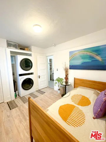 $5,795 | 575 Grand Boulevard, Unit A, Venice, CA 90291