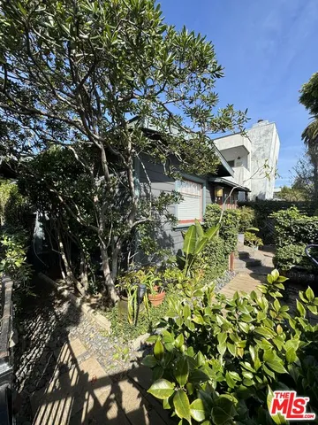 $5,795 | 575 Grand Boulevard, Unit A, Venice, CA 90291